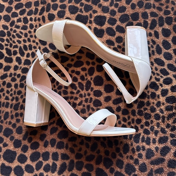 Heels - Picture 3 of 6